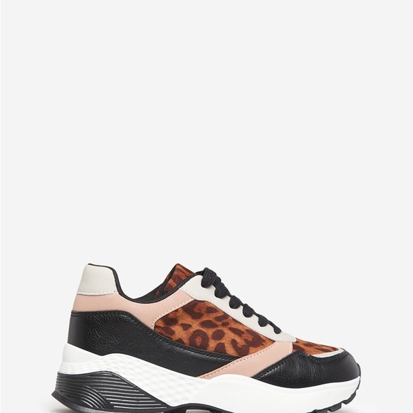 SOLD !! SOLD!! Women’s Sneakers - Picture 5 of 6